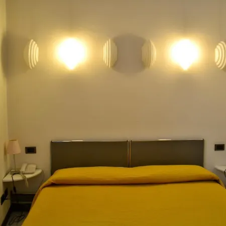 Italia Otel 3*